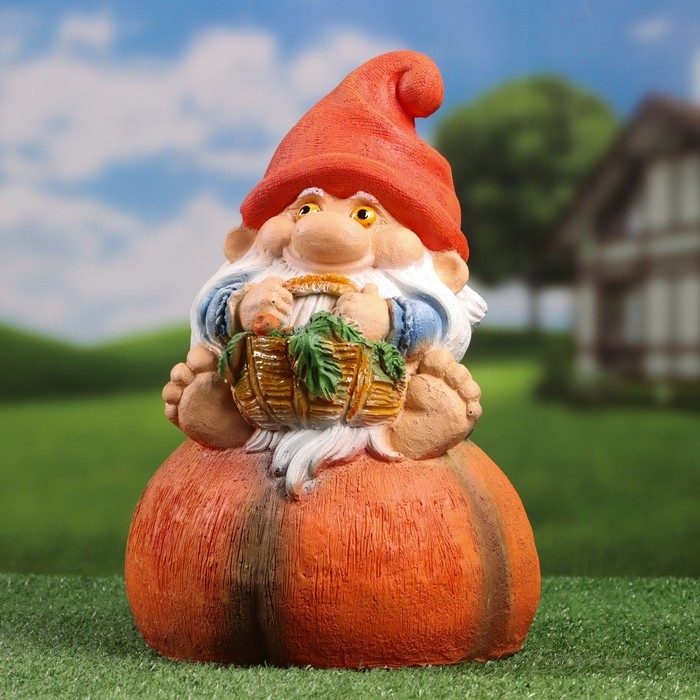 Садовая фигура Садовая фигура "Гном на тыкве" 36см