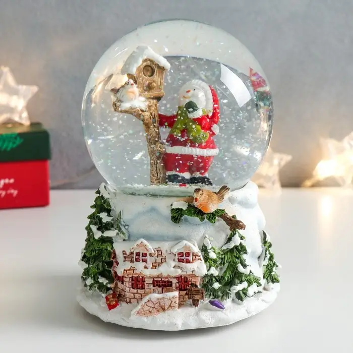 Снежный шар новогодний стеклянный «Снеговик со скворечником», музыкальный, 11.5×11.5×14 см