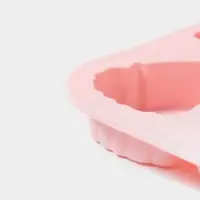 Форма для выпечки новогодняя Доляна &laquo;Новогодние подарки&raquo;, силикон, 20&times;12.7&times;1.7 см, 14 ячеек, розовая