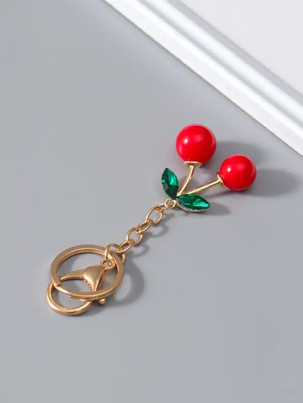 Брелок пластик с ремешком "Вишенки с листьями" 9х4х1,7 см