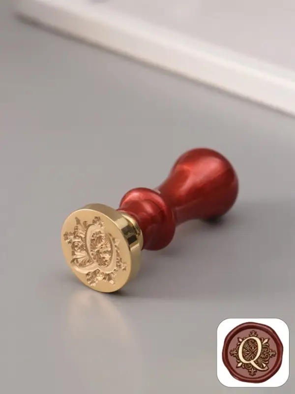 Печать для сургуча с пластиковой ручкой &laquo;Буква Q на вензеле&raquo;, 2.5&times;2.5&times;6.3 см