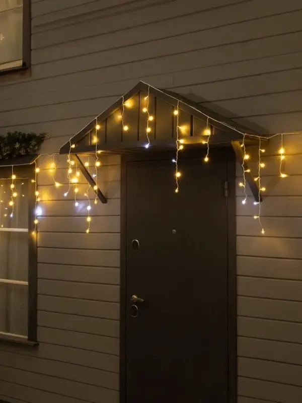 Гирлянда &laquo;Бахрома&raquo; 50&times;0.7 м, IP44, УМС, белая нить, 900 LED, свечение тёплое белое, мерцание, 220 В