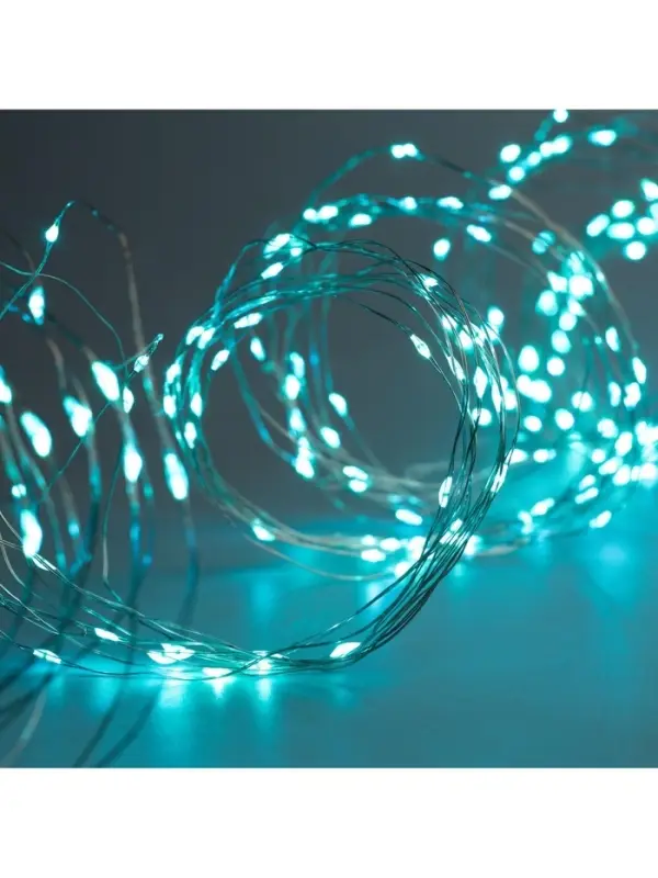 Гирлянда &laquo;Занавес&raquo; 2.8&times;3 м, роса на крючках, с пультом, IP20, серебристая нить, 300 LED, свечение аквамарин, 8 режимов, USB