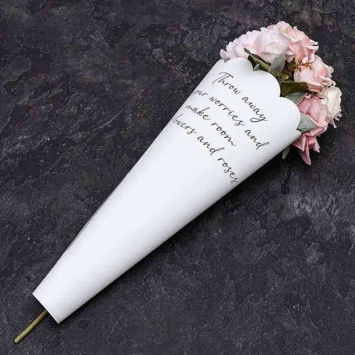 Пленка для цветов, фигурная, белая, 55×30×45 см Пленка для цветов, фигурная, белая, 55×30×45 см