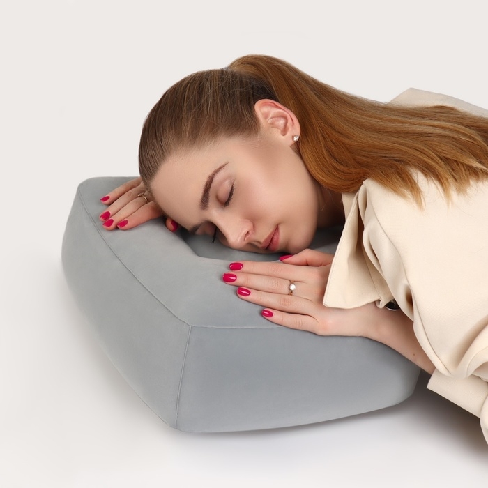 Подушка надувная, 40 × 30 × 45 см, в чехле, цвет серый Подушка надувная, 40 × 30 × 45 см, в чехле, цвет серый