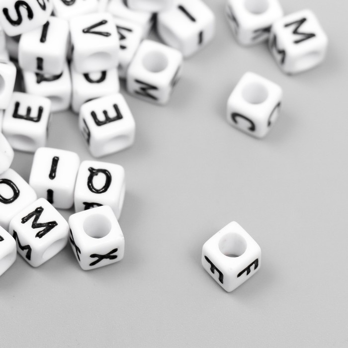 Набор бусин с английскими буквами Набор бусин с английскими буквами "Астра" 6х6 мм, 150 шт/упак