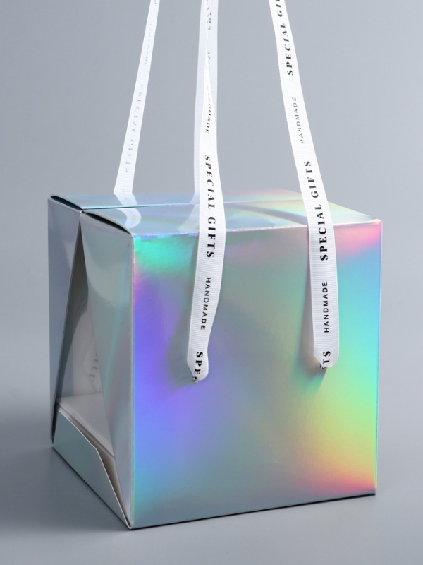 Коробка под бенто-торт с ленточками, голография , 15,5 х 15,5 х 16 см Коробка под бенто-торт с ленточками, голография , 15,5 х 15,5 х 16 см