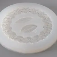 Молд силиконовый &laquo;Круг из роз и листики&raquo; 8.5&times;8.5&times;0.5 см