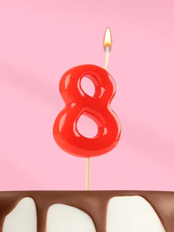 Свеча в торт «Красная», цифра 8 Свеча в торт «Красная», цифра 8