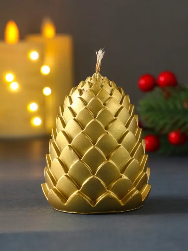 Свеча  Свеча "Шишка сканди" 58*70 мм, лак золото