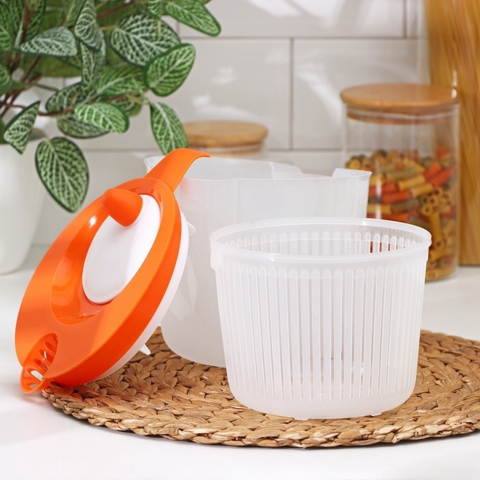 Сушилка для зелени с мерным кувшином, цвет МИКС Сушилка для зелени с мерным кувшином, цвет МИКС