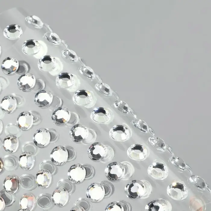 Стразы самоклеящиеся, d = 5 мм, 160 шт на листе на листе, цвет серебряный Стразы самоклеящиеся, d = 5 мм, 160 шт на листе на листе, цвет серебряный