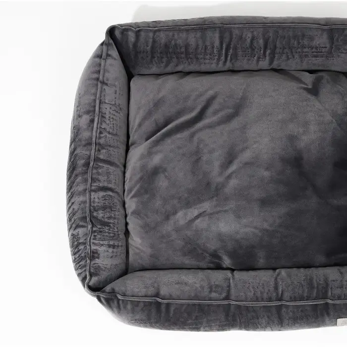 Лежанка для кошек и собак велюровая Pet Lab, 55 х 50 х 15 см, серая Лежанка для кошек и собак велюровая Pet Lab, 55 х 50 х 15 см, серая