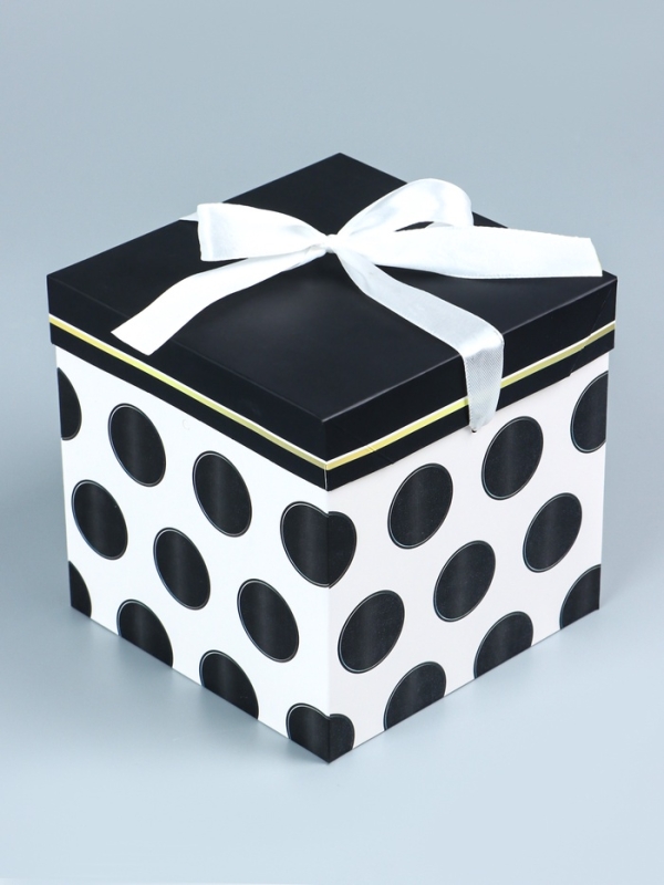 Коробка подарочная самосборная «Горошек» 15×15×15 см Коробка подарочная самосборная «Горошек» 15×15×15 см