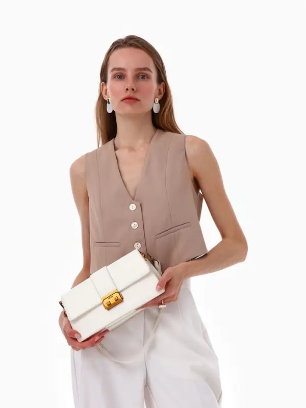 Сумка женская мессенджер TEXTURA на клапане, 26&times;8.5&times;14 см, молочная