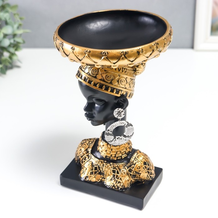 Сувенир полистоун подставка Сувенир полистоун подставка "Африканка в золотом уборе, с серьгами в ушах" 25х15х15 см