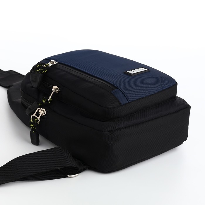 Сумка-слинг из текстиля, 3 наружных кармана, цвет синий Сумка-слинг из текстиля, 3 наружных кармана, цвет синий