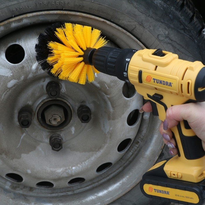 Насадка щетка на шуруповерт ТУНДРА, d=85 мм, высота 125 мм, шестигранный хвостовик Насадка щетка на шуруповерт ТУНДРА, d=85 мм, высота 125 мм, шестигранный хвостовик