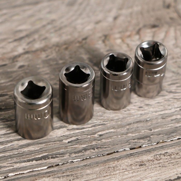 Подарочный набор инструментов в бутылке «Выручай Ка», 15 предметов Подарочный набор инструментов в бутылке «Выручай Ка», 15 предметов