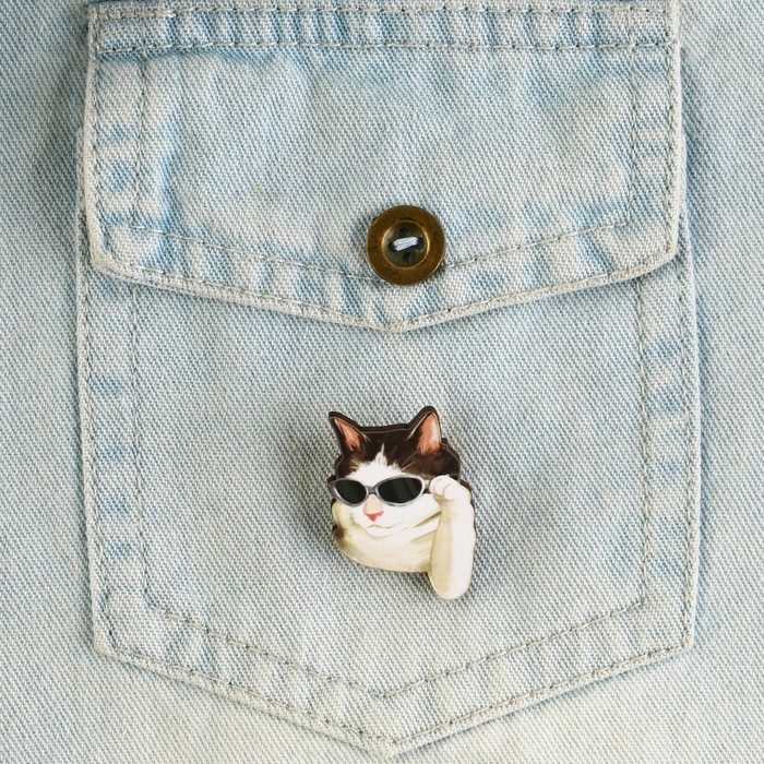 Значок деревянный «Кот в очках», серия мемы , 2,4 х 3,2 см Значок деревянный «Кот в очках», серия мемы , 2,4 х 3,2 см