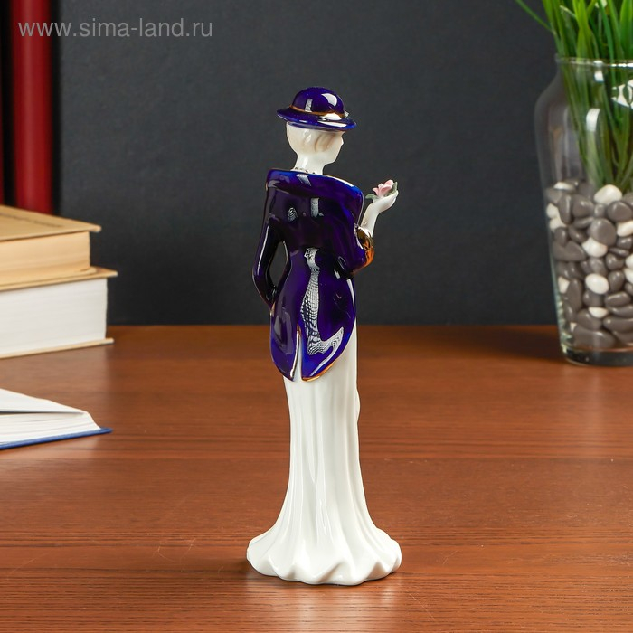 Сувенир "Мадмуазель с бутоном в ладонях" 20×7×7 см