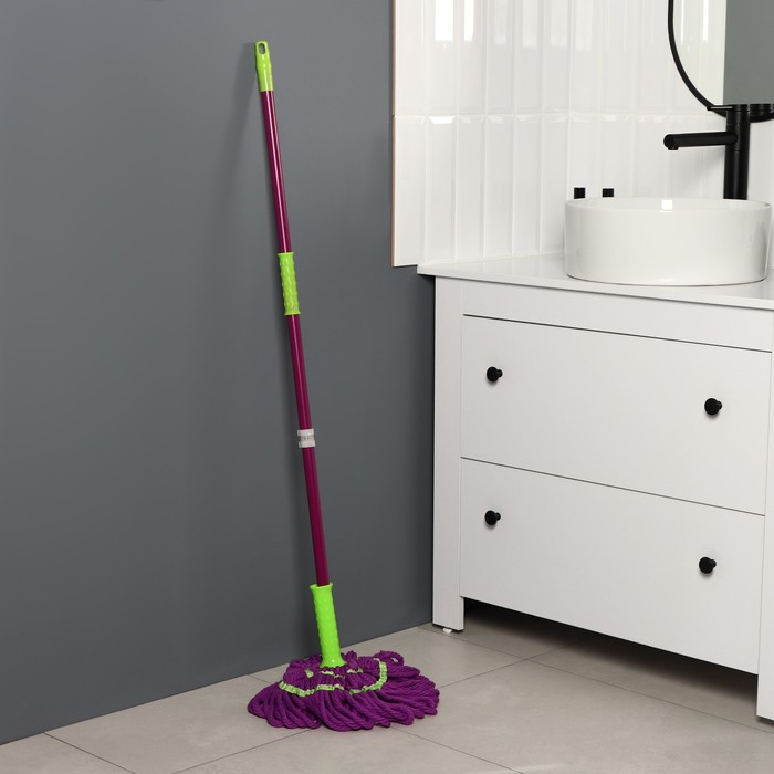Швабра с отжимом Доляна, насадка из микрофибры, металлическая ручка 117 см, цвет МИКС Швабра с отжимом Доляна, насадка из микрофибры, металлическая ручка 117 см, цвет МИКС