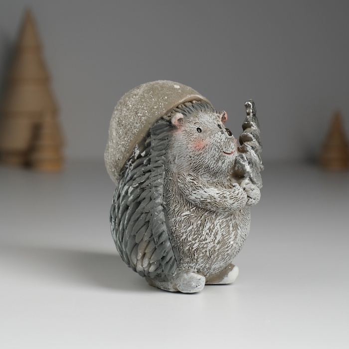 Сувенир полистоун  Сувенир полистоун "Ёжик с серебристой ёлочкой в длинном колпаке" 7х5х8 см