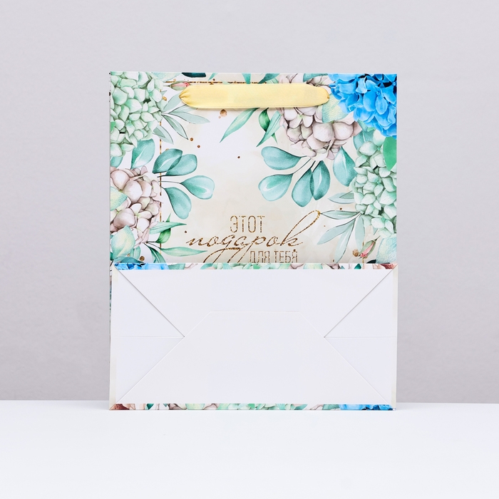 Пакет ламинированный вертикальный Пакет ламинированный вертикальный "Цветочный подарок", 23 х 27 х 11,5 см