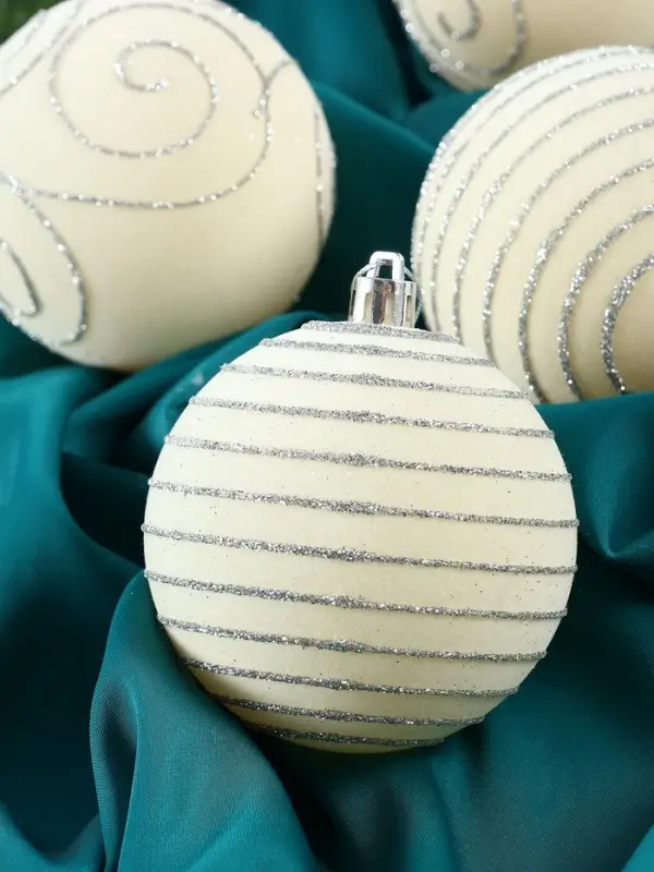 Набор шаров пластик d-8 см, 6 шт Набор шаров пластик d-8 см, 6 шт "Бархат. Фестиваль" завитки, белый