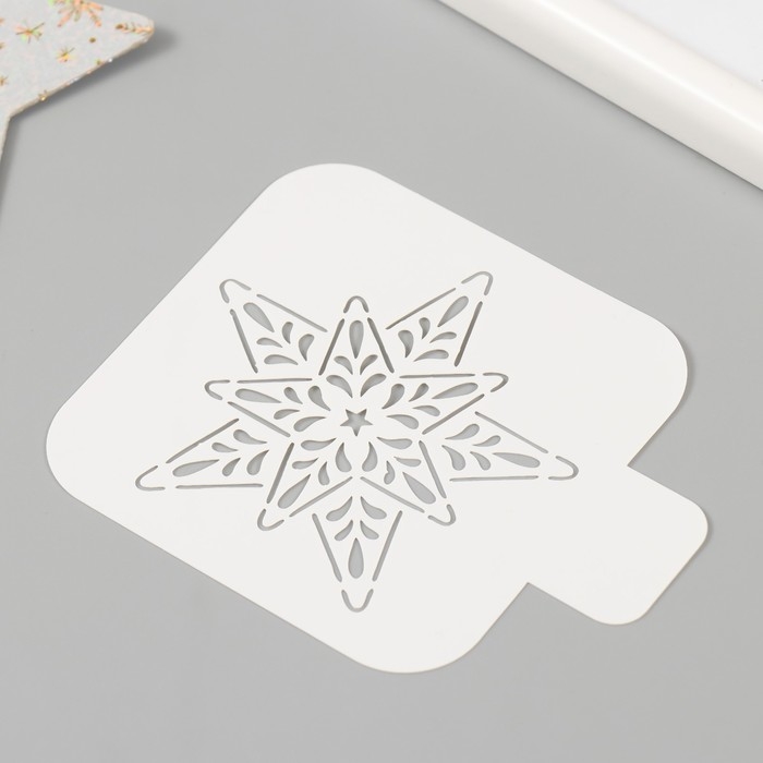 Трафарет пластиковый Трафарет пластиковый "Новогодняя звезда", размер 9х9 см