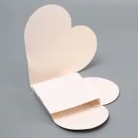 Подарочная коробка - сердце, с вкладышем внутри для конфет, открыток и сувениров, белая, 15&times;15&times;3 см