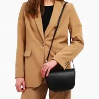 Сумка женская мессенджер TEXTURA на магните, 15&times;6&times;13 см, чёрная