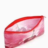 Косметичка - пенал на молнии, средний размер, с ярким рисунком, красная