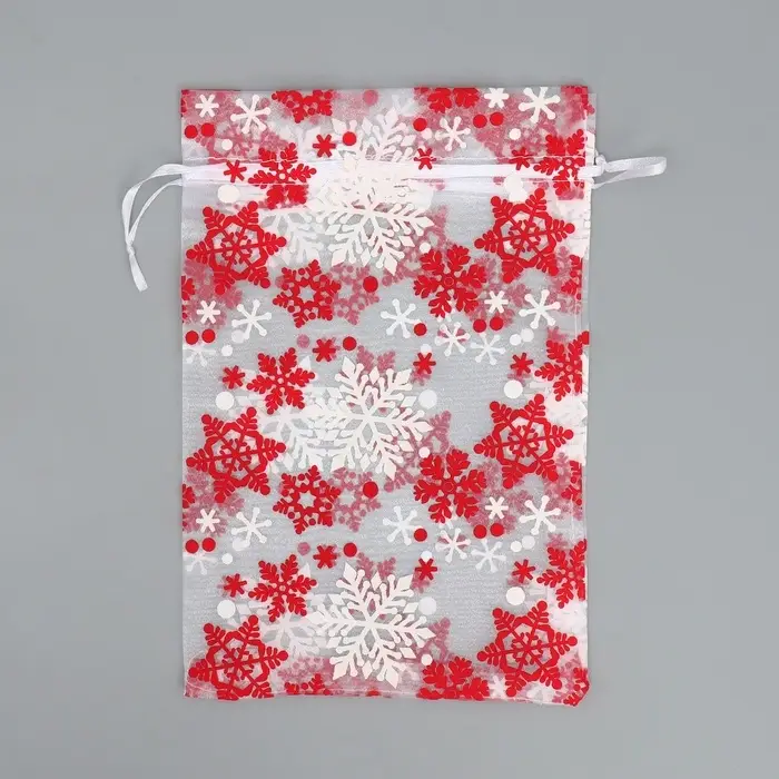 Мешочек подарочный органза «Новогодний танец», снежинки, 16 х 24 см +/- 1.5 см Мешочек подарочный органза «Новогодний танец», снежинки, 16 х 24 см +/- 1.5 см