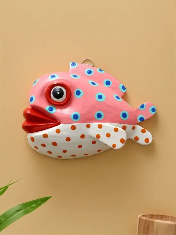 Панно  Панно "Рыба-клоун" дерево 20х16х4 см, цв. розово-белый