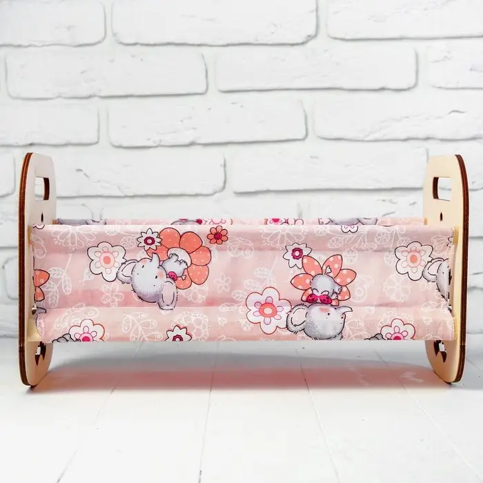 Кроватка деревянная для кукол Десятое Королевство &laquo;Катюша&raquo;, 44&times;24&times;24 см, с постельным бельём