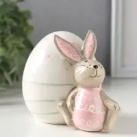 Сувенир керамика "Зайка розово-серый с пасхальным яичком в горох" 12х7,9х8,8 см