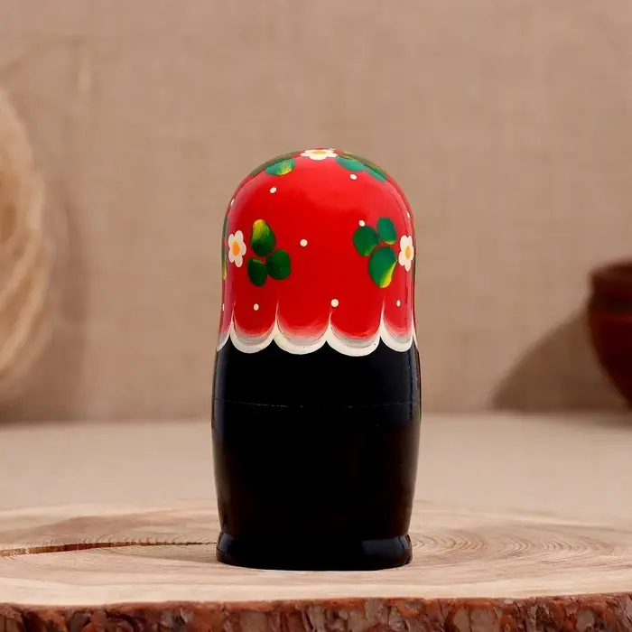 Матрёшка дерево &laquo;Весела&raquo;, красная голова, низ чёрный, 5-кукольная, 14 см