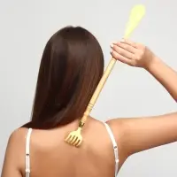 Массажёр - чесалка, универсальный, с ложкой, деревянный, 47&times;4&times;3 см, жёлтый