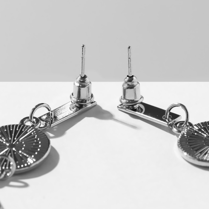 Серьги с перламутром «Ракушка» треугольник полый, цвет чёрный в серебре Серьги с перламутром «Ракушка» треугольник полый, цвет чёрный в серебре