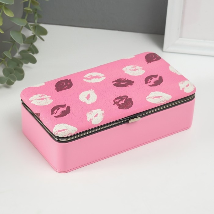 Шкатулка кожзам для украшений Шкатулка кожзам для украшений "Поцелуи" розовая 10х18х6 см
