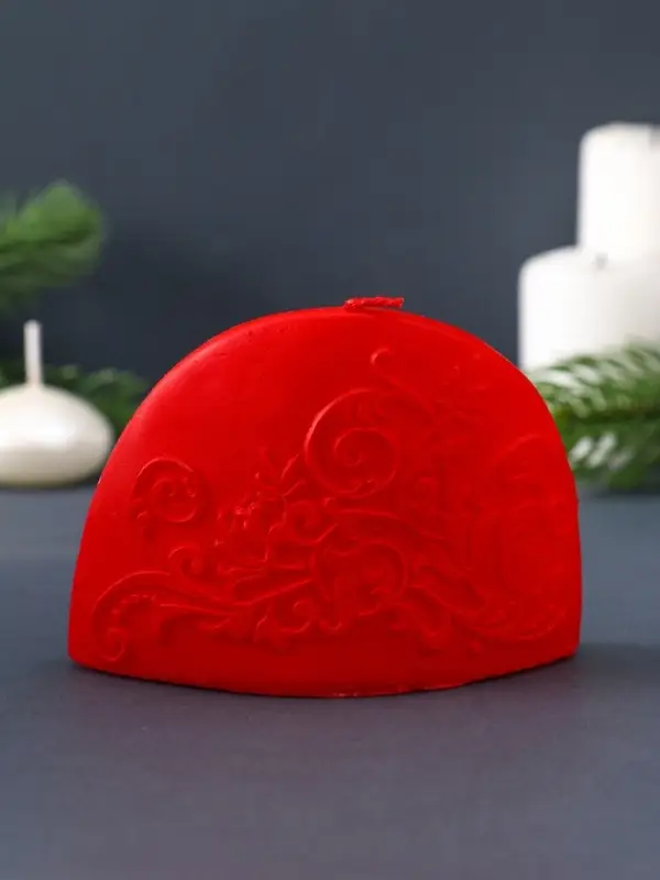 Свеча декоративная &laquo;Барельеф с лошадкой&raquo; 10.5&times;4.5&times;8 см, красный