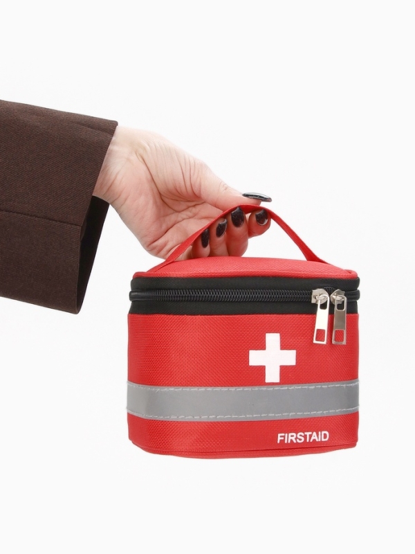 Косметичка-сундук Аптечка, 14*10*10, отд на молнии, красный