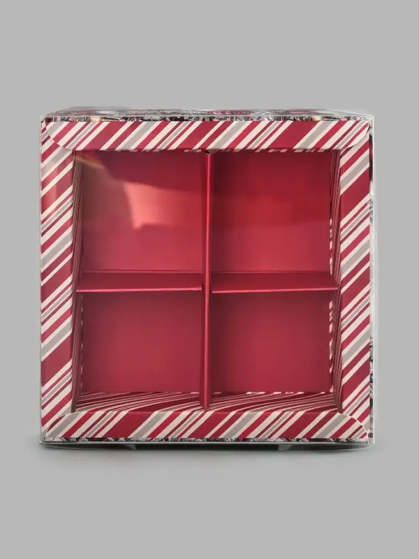 Коробка под 4 конфеты с ячейками &laquo;Новогодние игрушки&raquo;, 10&times;10&times;3 см