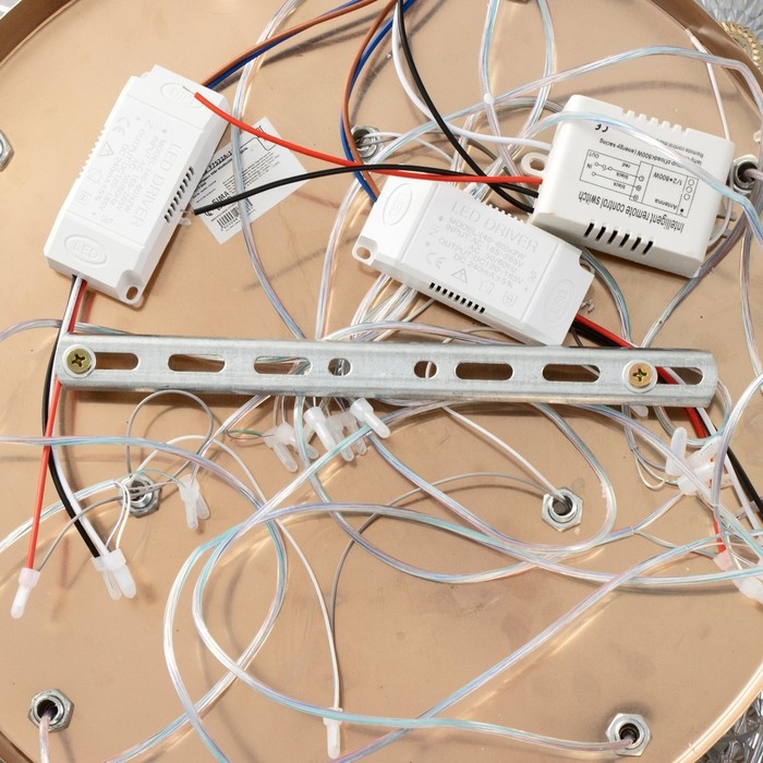 Каскад Каскад "Ледис" 10LED+3LED 99Вт ПДУ золото 40х40х200см BayerLux