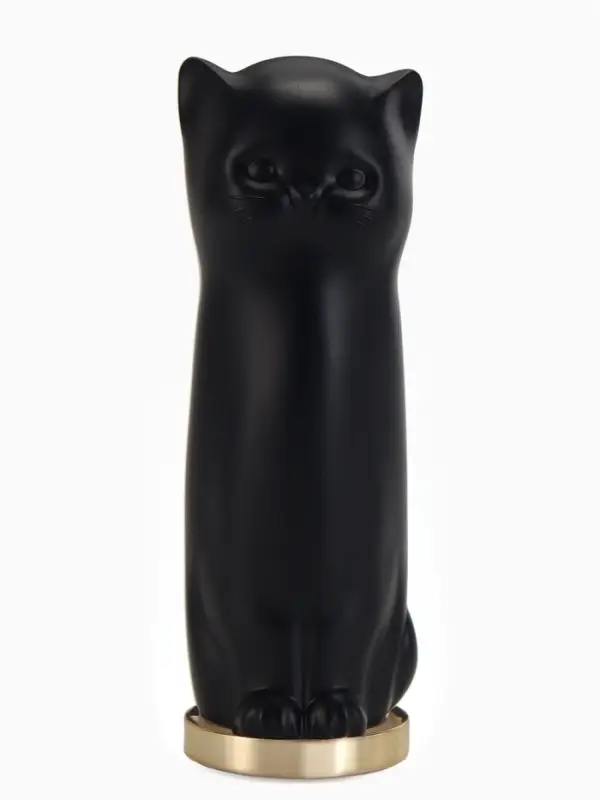 Оттеночный бальзам для губ Cat black