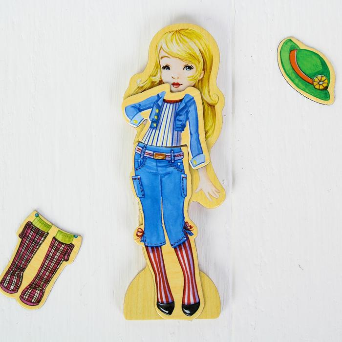 Игра на магнитах «Модные девчонки», 63 элемента одежды + 4 куклы Игра на магнитах «Модные девчонки», 63 элемента одежды + 4 куклы