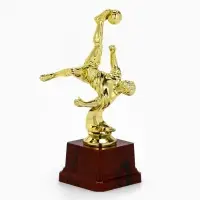 Кубок, наградная фигура &laquo;Футболист&raquo;, золото, подставка пластик, 18&times;9.5&times;6.5 см