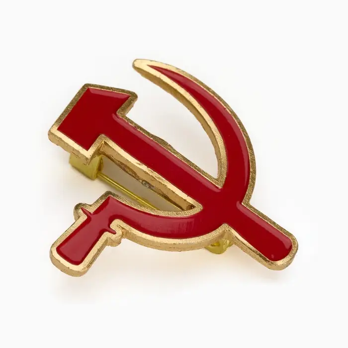 Значок «Серп и молот», 3 см, цвет красный в золоте Значок «Серп и молот», 3 см, цвет красный в золоте