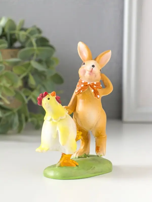 Сувенир полистоун "Зайчик и курочка танцуют на полянке" 8х3,5х10 см